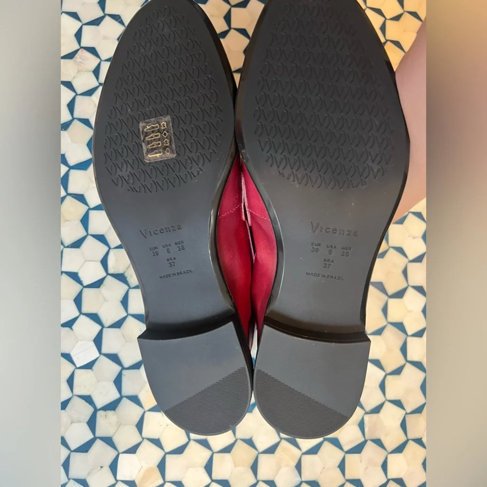 Vicenza Heart & Chain Loafers in red leather size 8 - Picture 4 of 4
